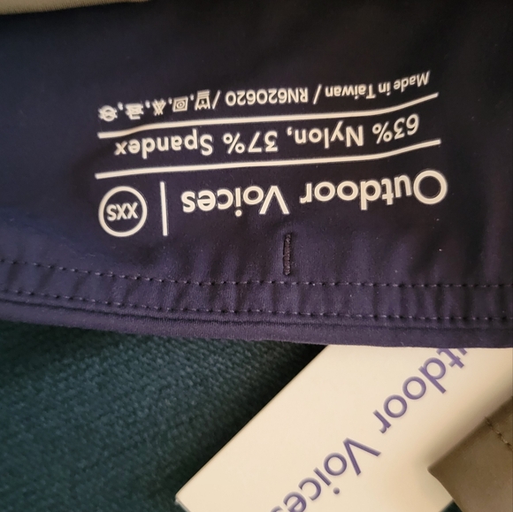 Outdoor Voices - Picture 3 of 3